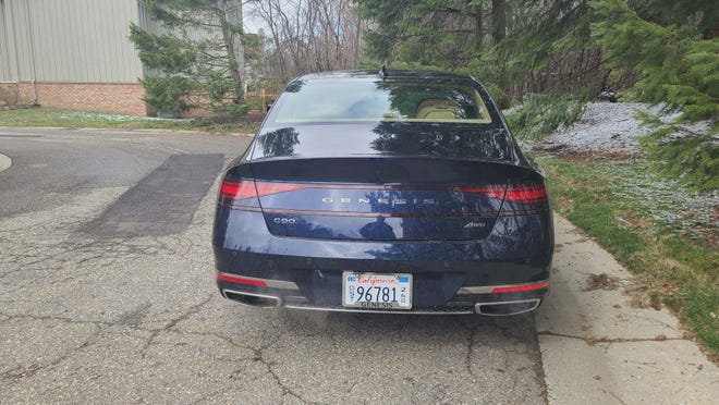 The modest rear end of the 2024 Genesis G90.