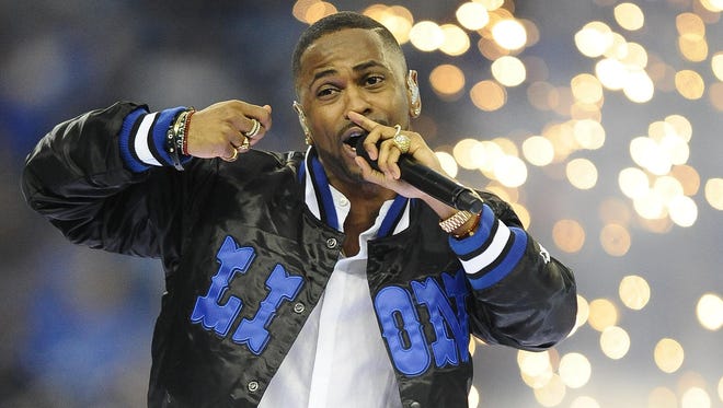 “I’m from Detroit,” Big Sean told the Ford Field crowd. “I used to watch this game every year!”