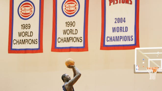 Ben Wallace shoots free throws during Pistons practice facility at  The Palace of Auburn Hills on May 18, 2006.