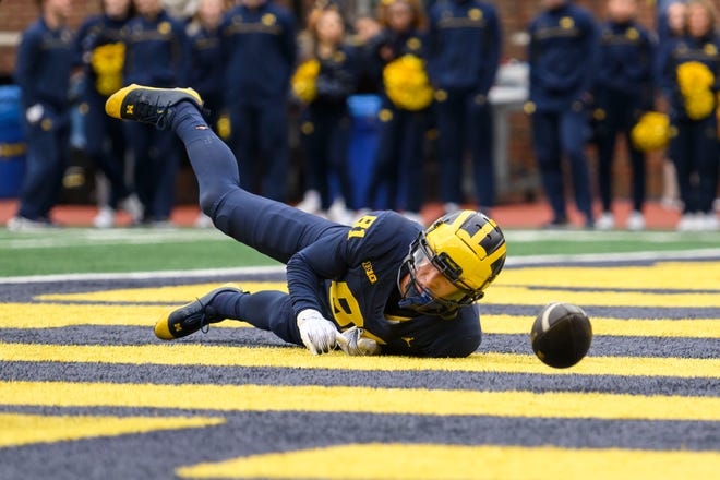Team Blue wide receiver Peyton O'Leary can’t compete this pass in the end zone in the fourth quarter of the annual spring game at Michigan Stadium.