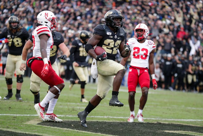 10. Purdue (3-6, 2-4) – Give the Boilermakers credit for still fighting late in a season that has been wrecked by a handful of significant injuries. A touchdown with just more than a minute to play helped pull out the win over Nebraska and even has the Boilermakers talking bowl game. Win the final three games and they’ll get there, a long shot early in the season but one that doesn’t seem crazy at this point. Last week: 12.
