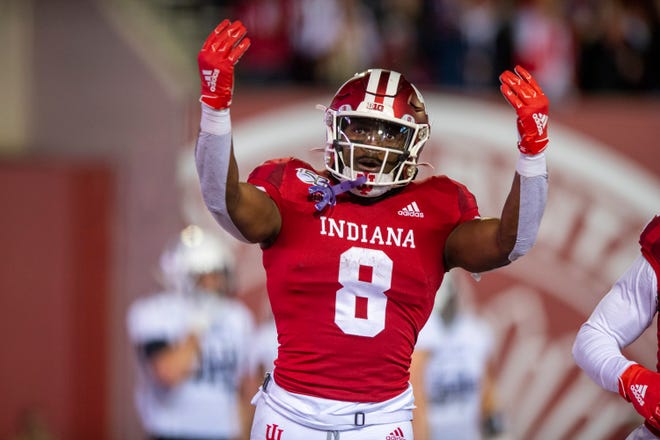 7. Indiana (7-2, 4-2) – Getting Northwestern in a crossover game sure helps, but after four straight wins the Hoosiers are finally winning the games they’re supposed to win and have reached seven victories for the first time since 2007. They’ll take next week off before a tough finish that includes Penn State and Michigan – two of the East big boys that are next mountain for the Hoosiers to climb – before closing at Purdue. Last week: 7.
