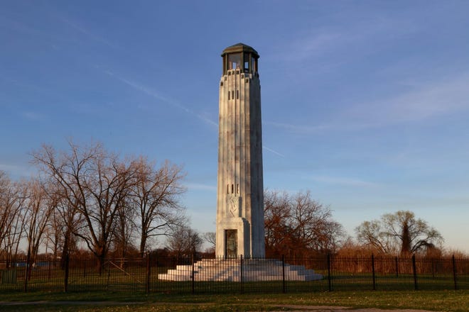 The 1930 Livingston Memorial Lighthouse at the east end of Belle Isle.