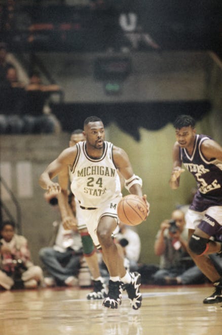 6. Shawn Respert (1990-95): The all-time leading scorer in Michigan State history, Respert was the Big Ten Player of the Year as a senior and earned consensus first-team All-American honors by averaging 25.6 points per game while making a school-record 119 3-pointers. Respert, who along with Johnny Green had his No. 24 retired, was also first-team All-Big Ten as a junior while also scoring 20.1 points as a sophomore and 15.8 as a freshman.