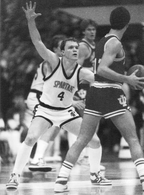 4. Scott Skiles (1982-86): One of the most fiery players in program history, Skiles was a consensus second-team All-American as a senior in 1986, the same season he averaged 27.4 points and 6.5 assists. He led the Spartans to a third-place finish in the Big Ten and a spot in the Sweet 16 before the controversial loss to Kansas. His No. 4 hangs in the Breslin Center rafters for a player whose 850 points as a senior still ranks as the best in MSU history.