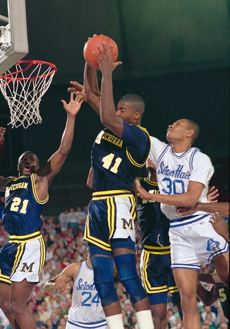 2. Glen Rice (1985-89): The program ’ s all-time leading scorer elevated his play to a different level his final two years and capped his career with arguably one of the greatest seasons ever. As a senior, the Flint native averaged 25.6 points on 57.7% shooting and led Michigan to its lone national title in 1989 with a record-breaking NCAA Tournament performance. The 6-foot-7 forward ’ s 184 points scored in the Big Dance hasn ’ t been topped and he continues to hold the program ’ s single-season marks for scoring (949 points), field goals made (363) and 3-point shooting (51.6% in 1988-89).