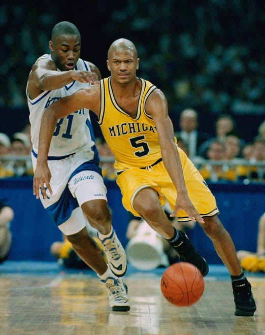8. Jalen Rose (1991-94): A member of the " Fab Five, " the Detroit native ’ s toughness, vision, versatility and scoring ability helped fuel deep NCAA Tournament runs each of his three years at Michigan. Rose, a 6-foot-8 guard, averaged more than 15 points every season, highlighted by a career-high 19.9 points as a junior. He set the program ’ s freshman scoring record with 597 points and is one of six Wolverines to record three consecutive 500-point seasons. He finished his career as a two-time All-American selection and as one of two Michigan players to tally 1,500 points, 400 rebounds and 400 assists.