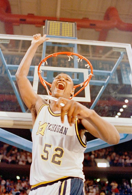 20. Terry Mills/Loy Vaught (1987-90): The two Michigan natives were key members and double-digit scorers on the Wolverines ’ 1989 national title team. But both big men broke out and earned All-American recognition the following season, when Mills (pictured here) averaged 18.1 points and eight rebounds and Vaught (next photo) tallied 15.5 points and 11.2 rebounds. The duo each recorded over 1,400 points and 600 rebounds and shot at least 56% from the field during their careers.