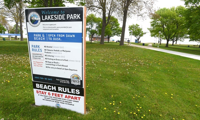 The rules are posted at Lakeside Park.