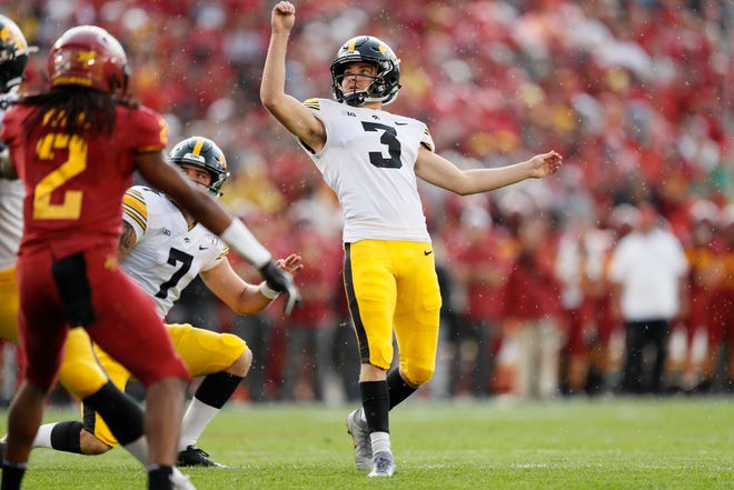 Keith Duncan, K, Iowa: Duncan set a program and Big Ten single-season record with 29 field goals in 2019, a mark that was tops in the nation and ranks sixth all-time in the NCAA. On top of that, he connected on 85.3% of his field-goal attempts, had 14 makes come from at least 40 yards, and trailed only Wisconsin's Jonathan Taylor and Ohio State's J.K. Dobbins in points scored per game by conference players. He's quite the weapon for a team to have at its disposal.
