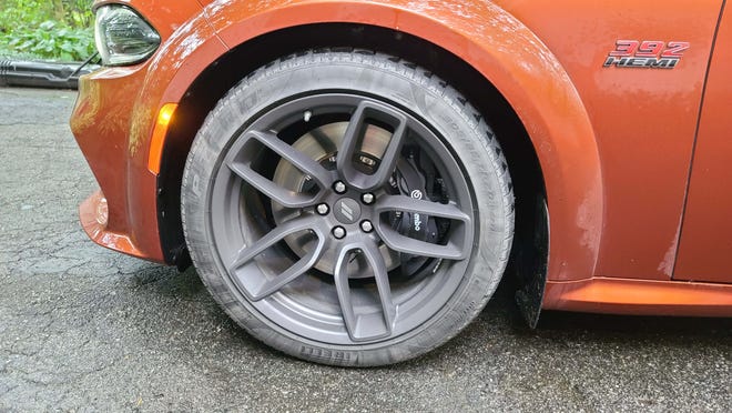 The big, 20-inch wheels on the 2020 Dodge Charger Scat Pack Plus.