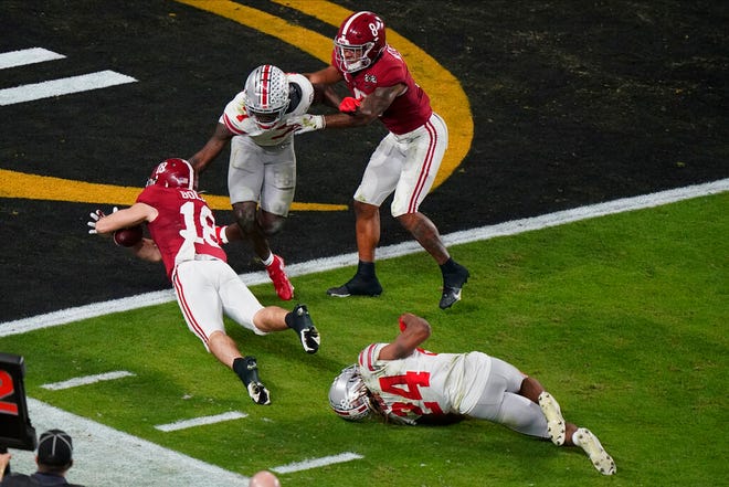 Alabama wide receiver Slade Bolden scores a touchdown against Ohio State during the second half.