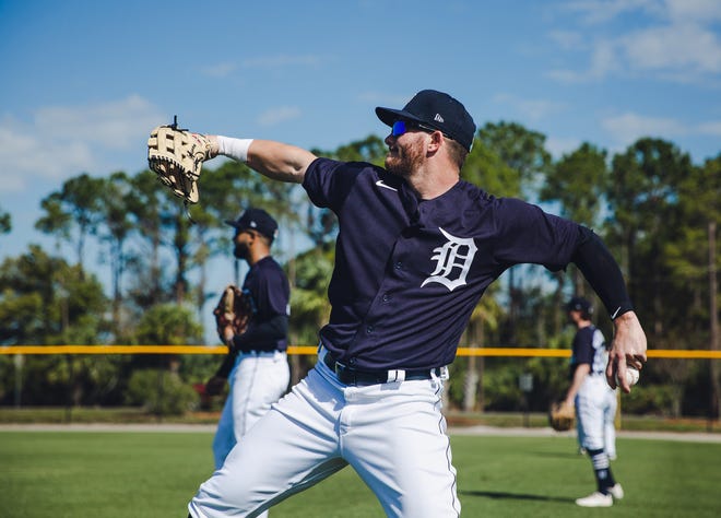 Tigers outfielder Robbie Grossman warms up in Lakeland, Florida on February 22, 2021.
