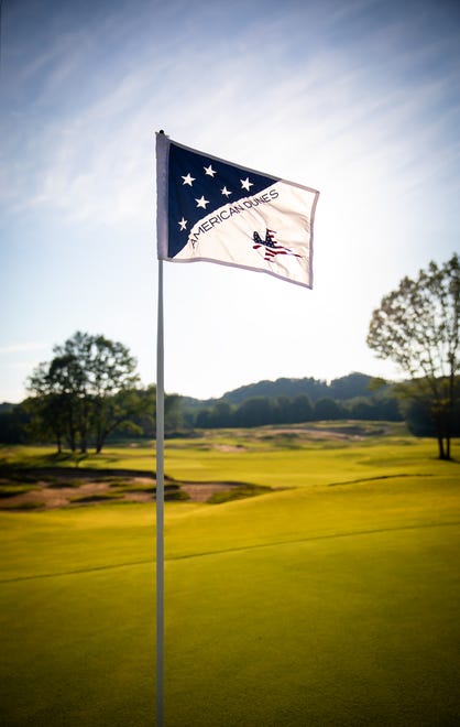 A flag at American Dunes Golf Club.