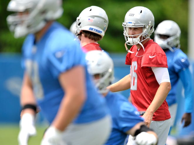 Lions quarterback Jared Goff (16) warms up during practice.