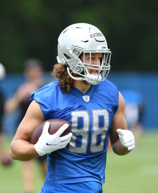Detroit Lions tight end T.J. Hockenson jogs to the next drill at minicamp.