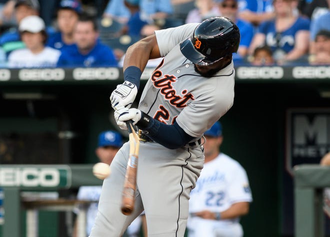 Tiger Niko Goodrum breaks his bat on a two-RBI single during the first inning of the game.