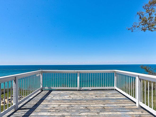 A private paradise which is easily accessible and quiet, undiscovered gem between Ludington and Pentwater was designed and built to entertain with comfort for the owners and friends