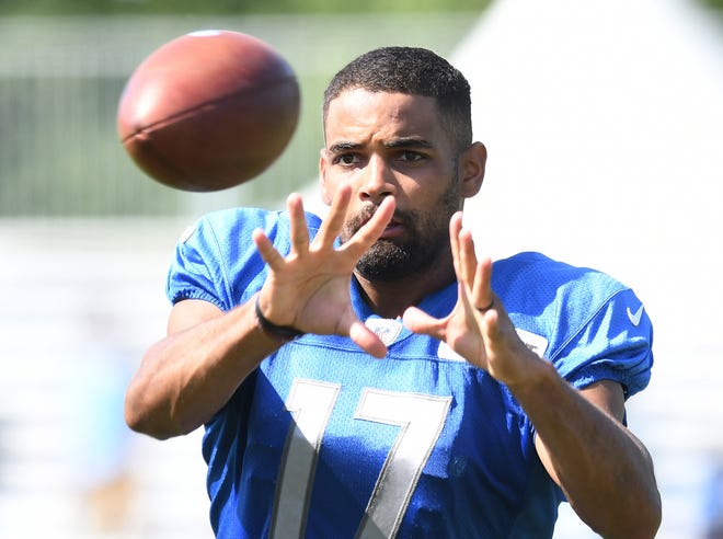 Lions wide receiver Damion Ratley readies for a reception.