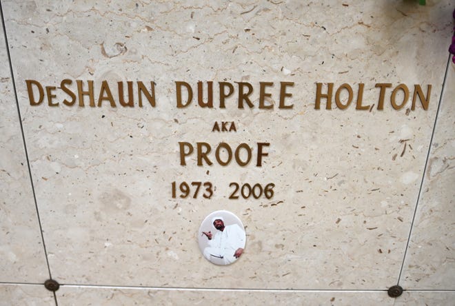 The grave stone of DeShaun DuPree Holton aka Proof.