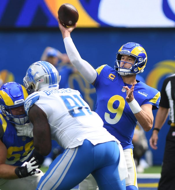 Rams quarterback Matthew Stafford throws in the first quarter.