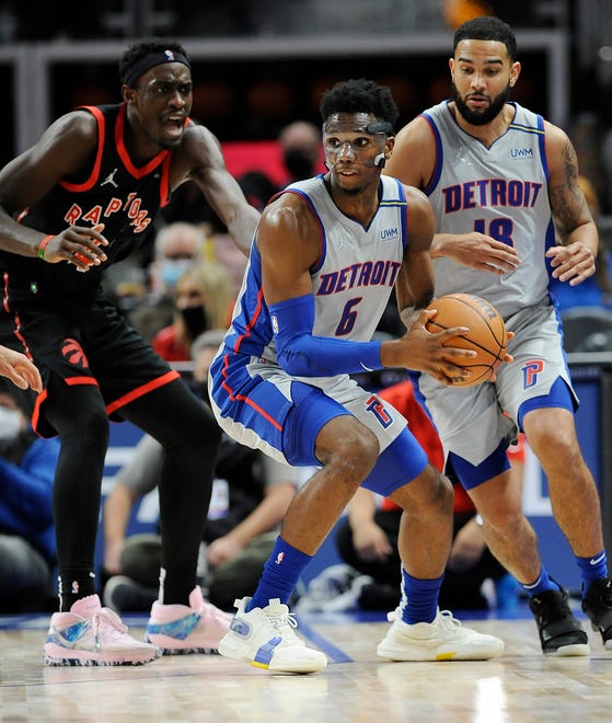 Detroit Pistons guard Hamidou Diallo (6) looks to make a pass in front of Toronto Raptors forward Pascal Siakam (43) in the third quarter.