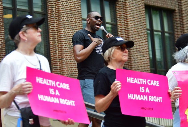 Michigan Lt. Governor Garlin Gilchrist III speaks with conviction to hundreds gathered at the University of Michigan for a planned parenthood rally.