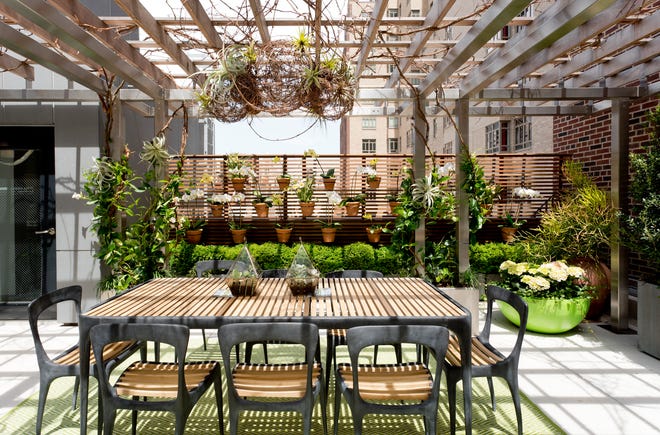 Houzz’s recent Houzz & Home report says that interest in container gardening and outdoor spaces is growing across the country, even in places with limited green space.