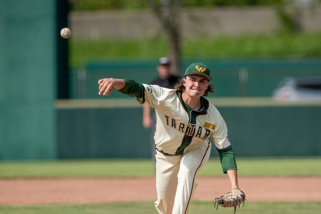 Wayne State starting pitcher Ryan Korolden delivers during Thursday's game against Walsh.