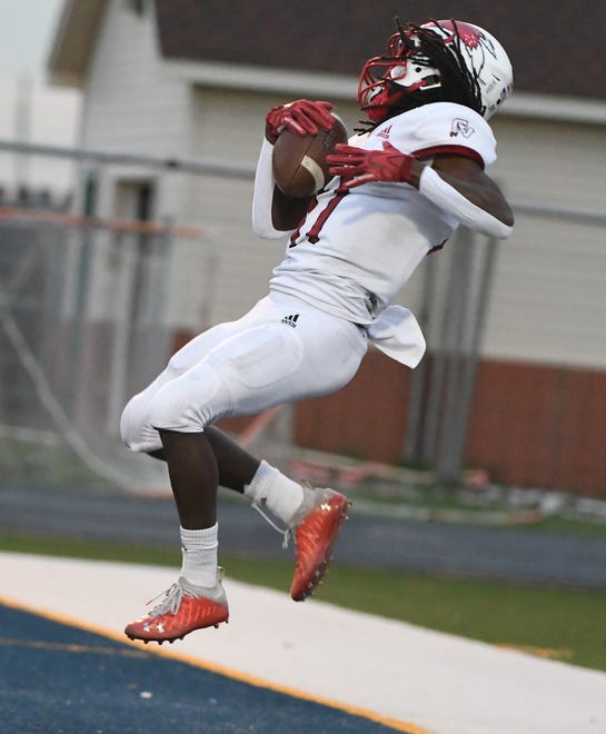 Chippewa's Shamar Heard pulls down a touchdown reception in the end zone in the first half.