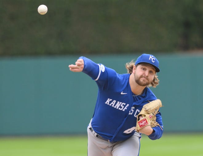 Royals pitcher Jonathan Heasley delivers a pitch in the first inning.