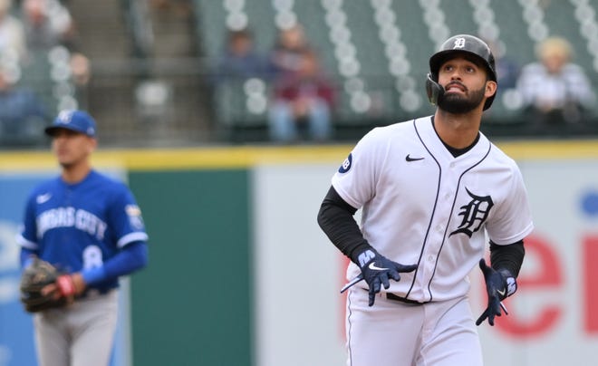 Tigers' Riley Greene watches a ball go foul off the bat of Javier Báez in the fifth inning.