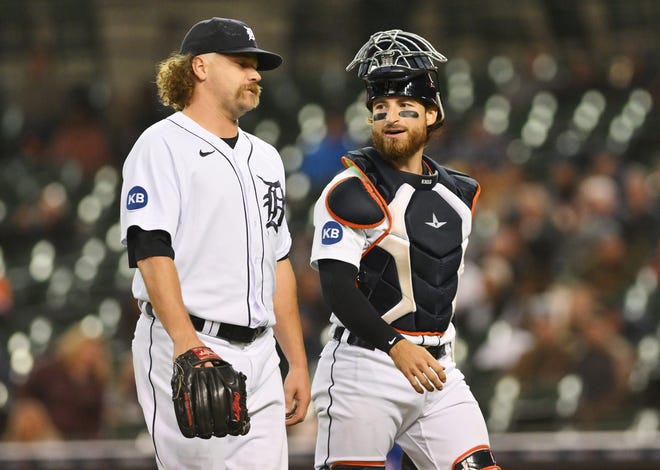 From left, Tigers pitcher Andrew Chafin and catcher Eric Haase talk after the top of the seventh inning.