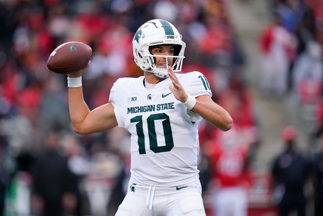 Michigan State quarterback Payton Thorne looks to pass against Maryland during the second half.