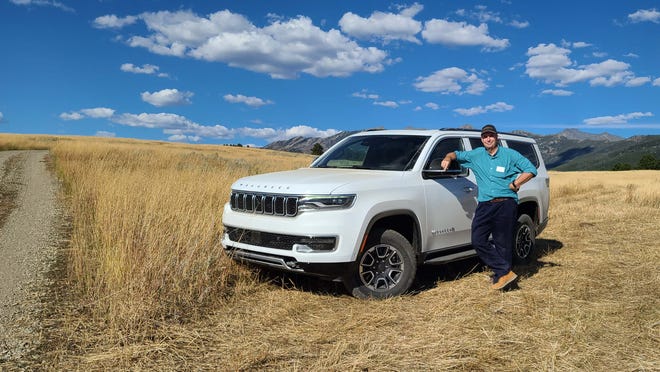 Detroit News auto columnist Henry Payne spent a day with the 2023 Jeep Wagoneer L in Montana.