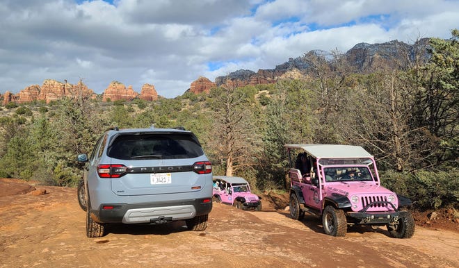 How capable is the 2023 Honda Pilot TrailSport? It shared the Broken Arrow trail with Pink Jeep Wranglers.